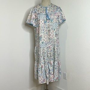 🔹 Models Coat Vintage House Dress